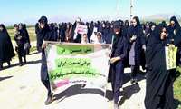 پیاده روی مادر دختری به مناسبت هفته ملی جمعیت در روستای دشته